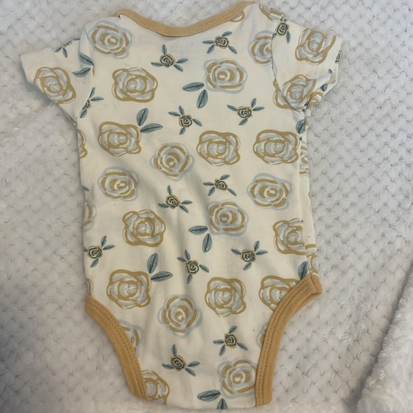 chick pea onesie - Picture 3 of 3